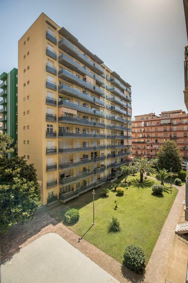 Apartamento Cerca Del Mar Бланес Екстериор снимка