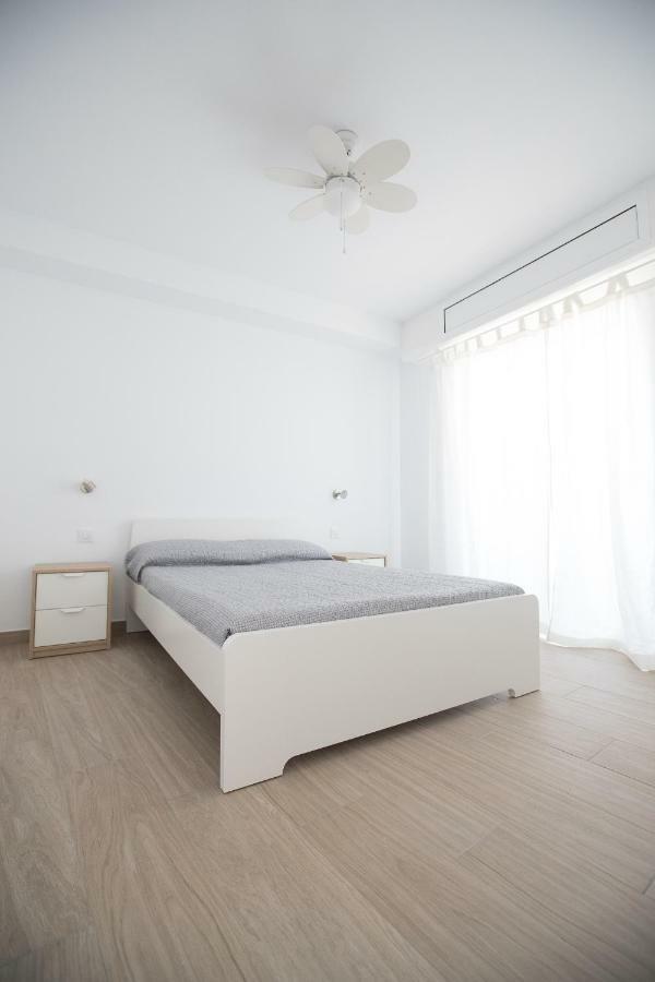 Apartamento Cerca Del Mar Бланес Екстериор снимка